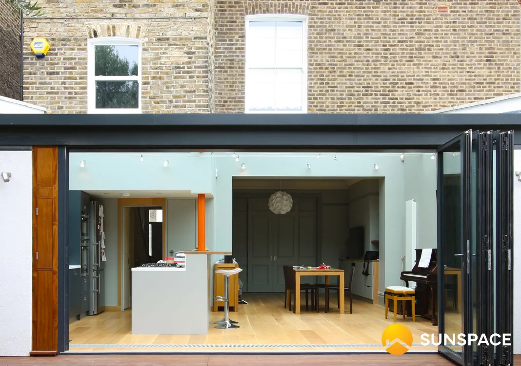 Sunspace-WeatherMaster-Plus-Horizontal-Stacking-Doors-for-3 season sunroom